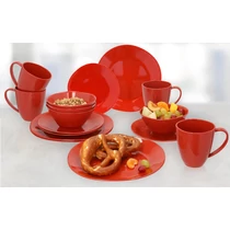 A képen szereplő ételek csak illusztrációként szolgálnak.